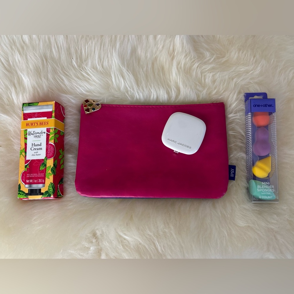 IPSY Stuffed Cosmetic Bag Over $60 Value IPSY + Marc Jacobs + Burt’s Bees - Picture 7 of 11